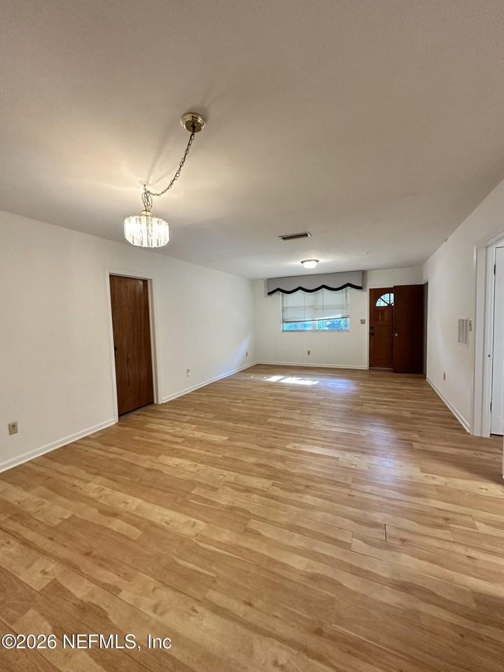 1070 E Coast Dr - Photo 2 of 17