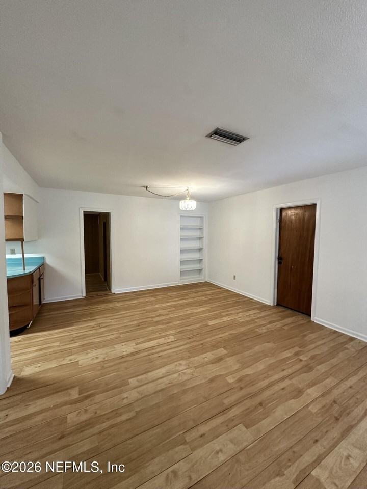 1070 E Coast Dr - Photo 3 of 17