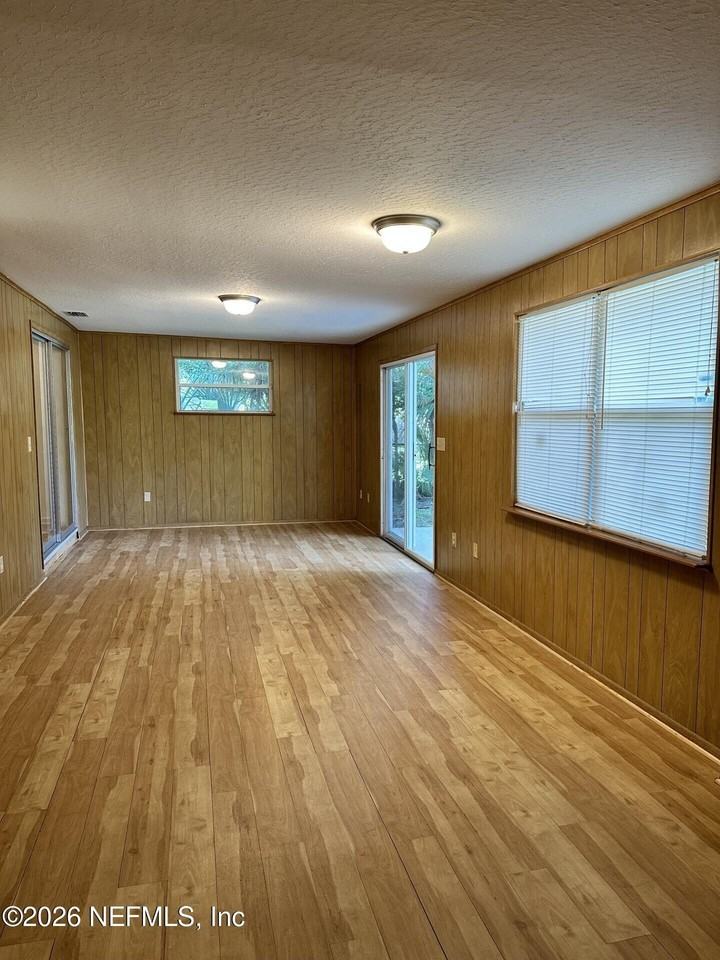 1070 E Coast Dr - Photo 5 of 17