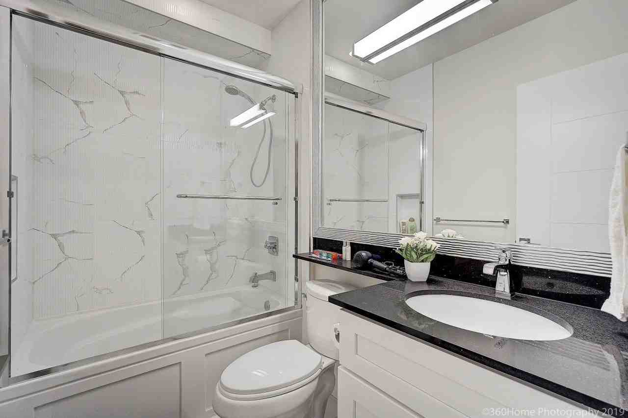 2010 Queens Avenue #6 - Photo 3 of 6