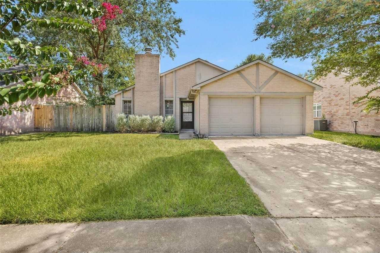 22819 Capitol Landing Ln - Photo 2 of 23