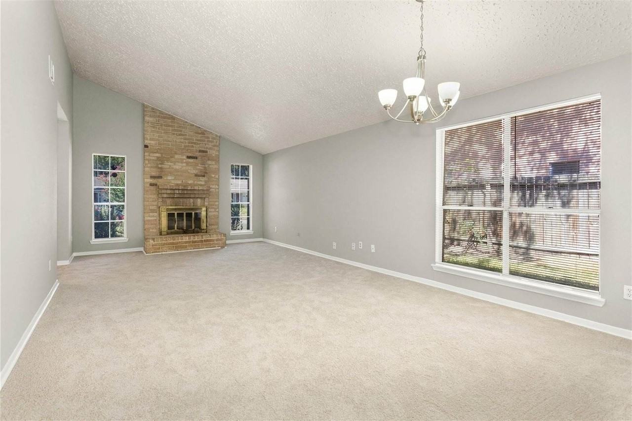 22819 Capitol Landing Ln - Photo 5 of 23