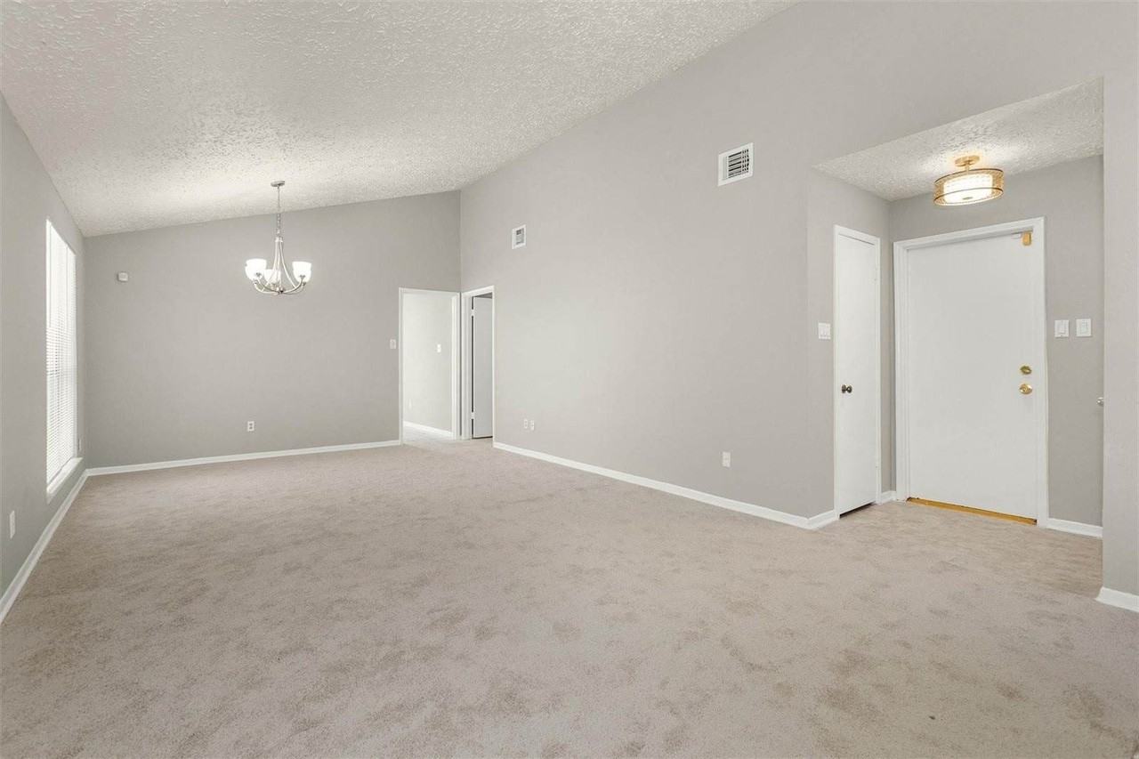 22819 Capitol Landing Ln - Photo 6 of 23