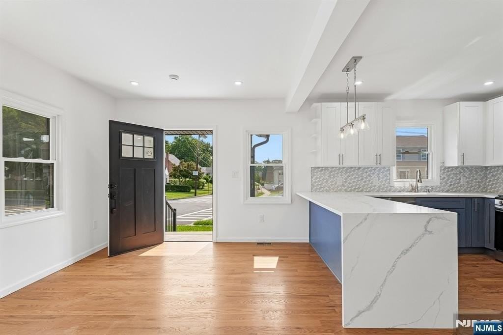 7 Franklin Ave - Photo 6 of 36