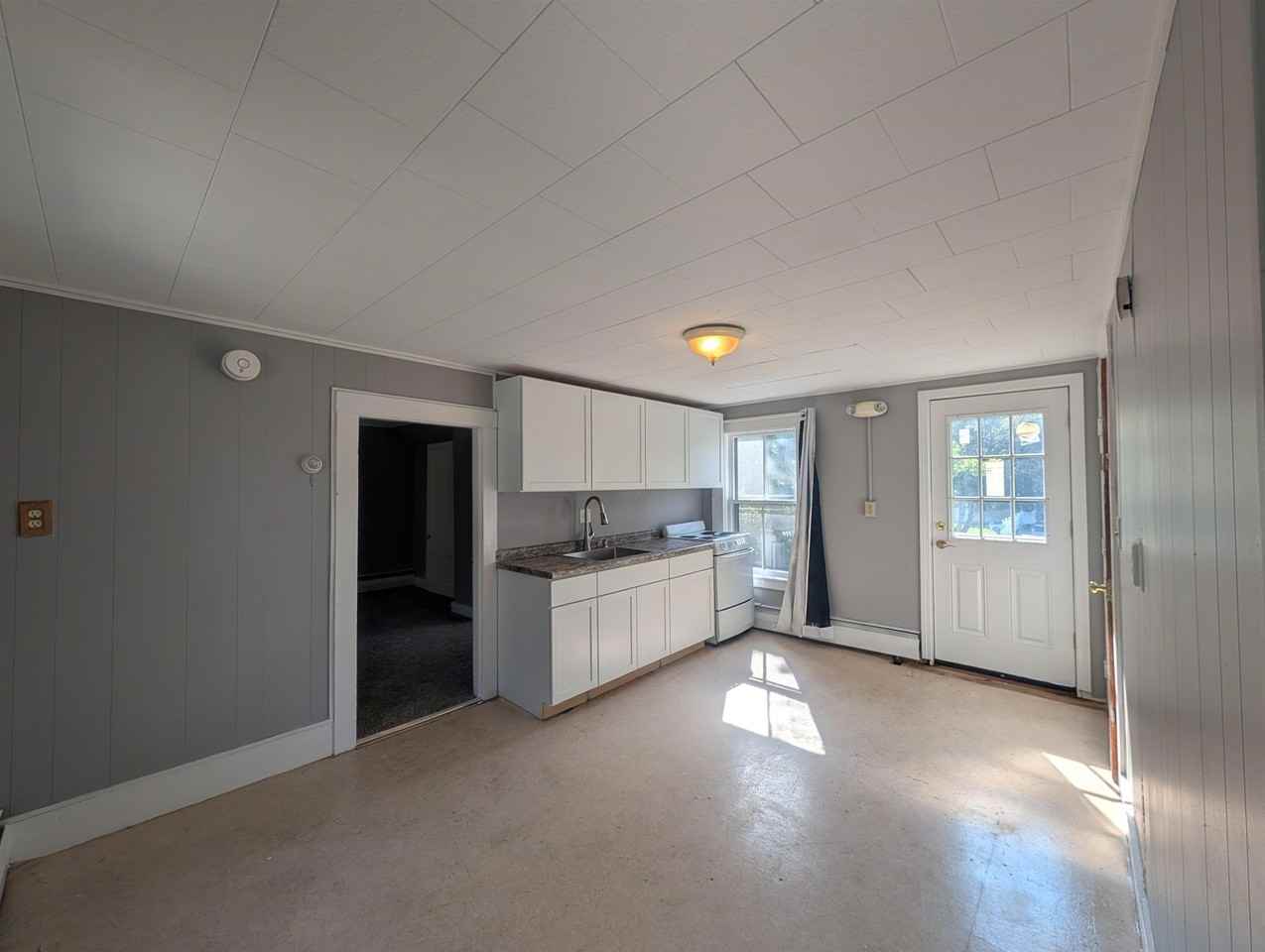18 Chestnut St #D - Photo 2 of 6