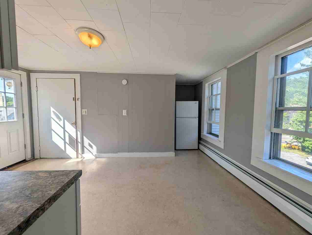 18 Chestnut St #D - Photo 3 of 6