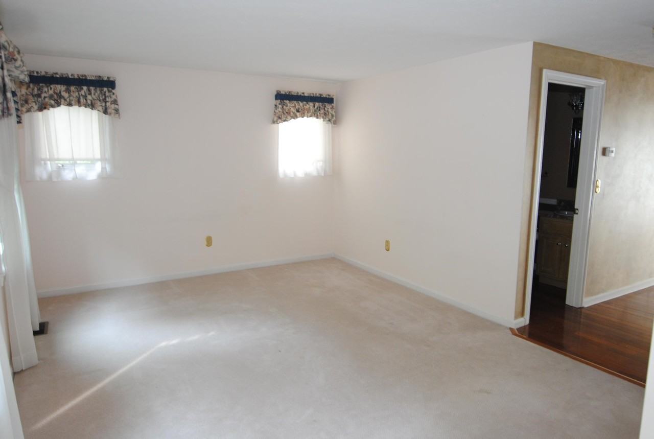 36 Highbridge Hill Road - Photo 2 of 21