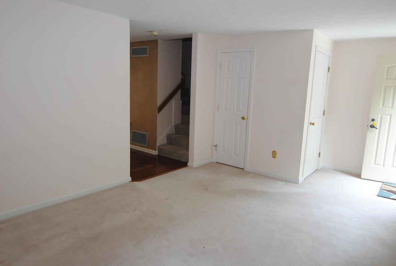 36 Highbridge Hill Road - Photo 3 of 21