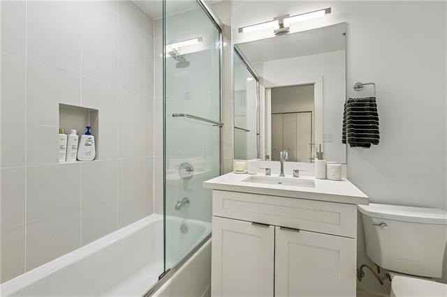 822 N Rampart St #203 - Photo 6 of 12