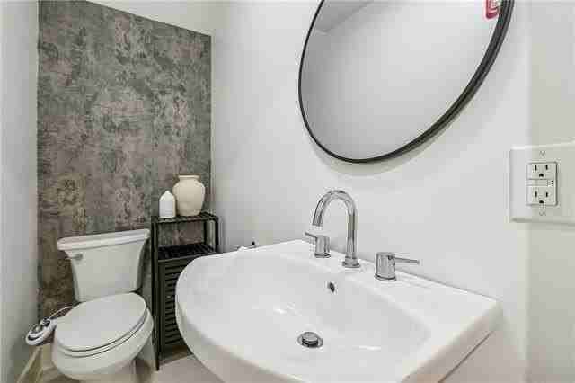 822 N Rampart St #203 - Photo 7 of 12
