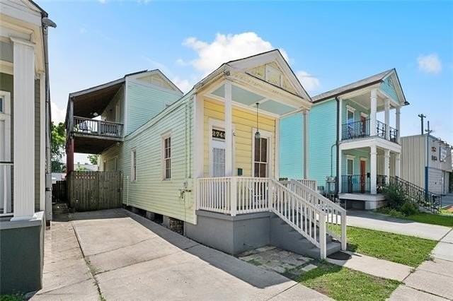 2748 Bienville St - Photo 2 of 17