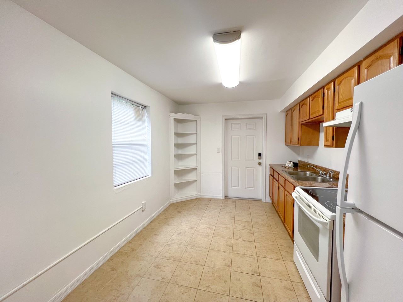 626 Nw 31st Pl #1 - Photo 6 of 11