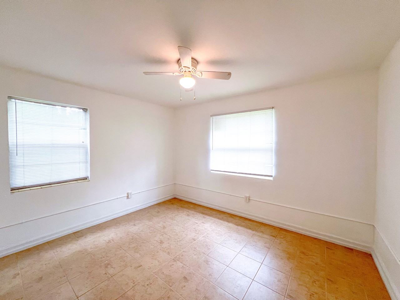 626 Nw 31st Pl #1 - Photo 7 of 11
