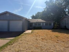 featured image of 2141 Glendale Dr