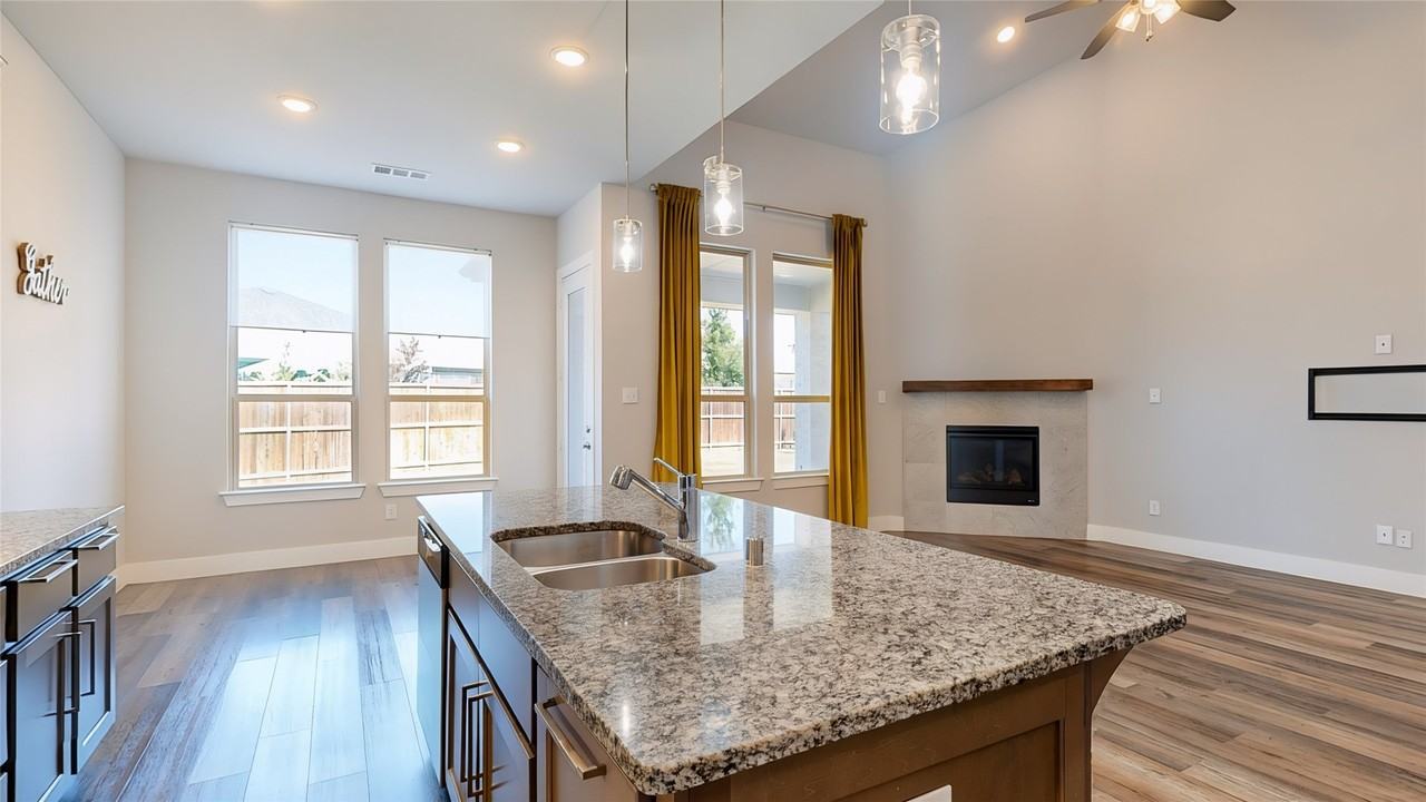 645 Highberry Dr - Photo 7 of 38