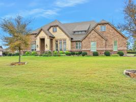 featured image of 2101 Tapadero Ln