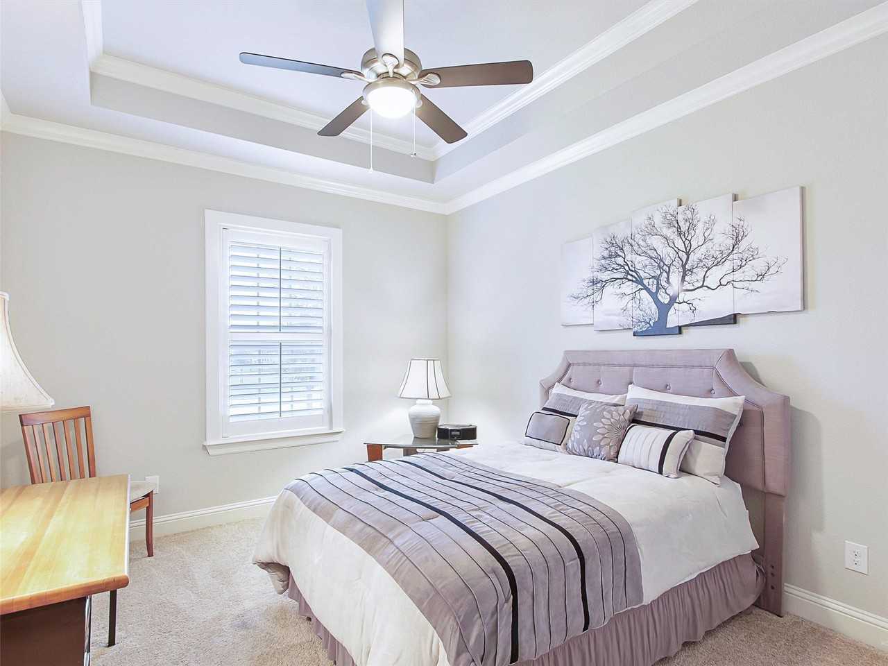 2101 Tapadero Ln - Photo 7 of 35