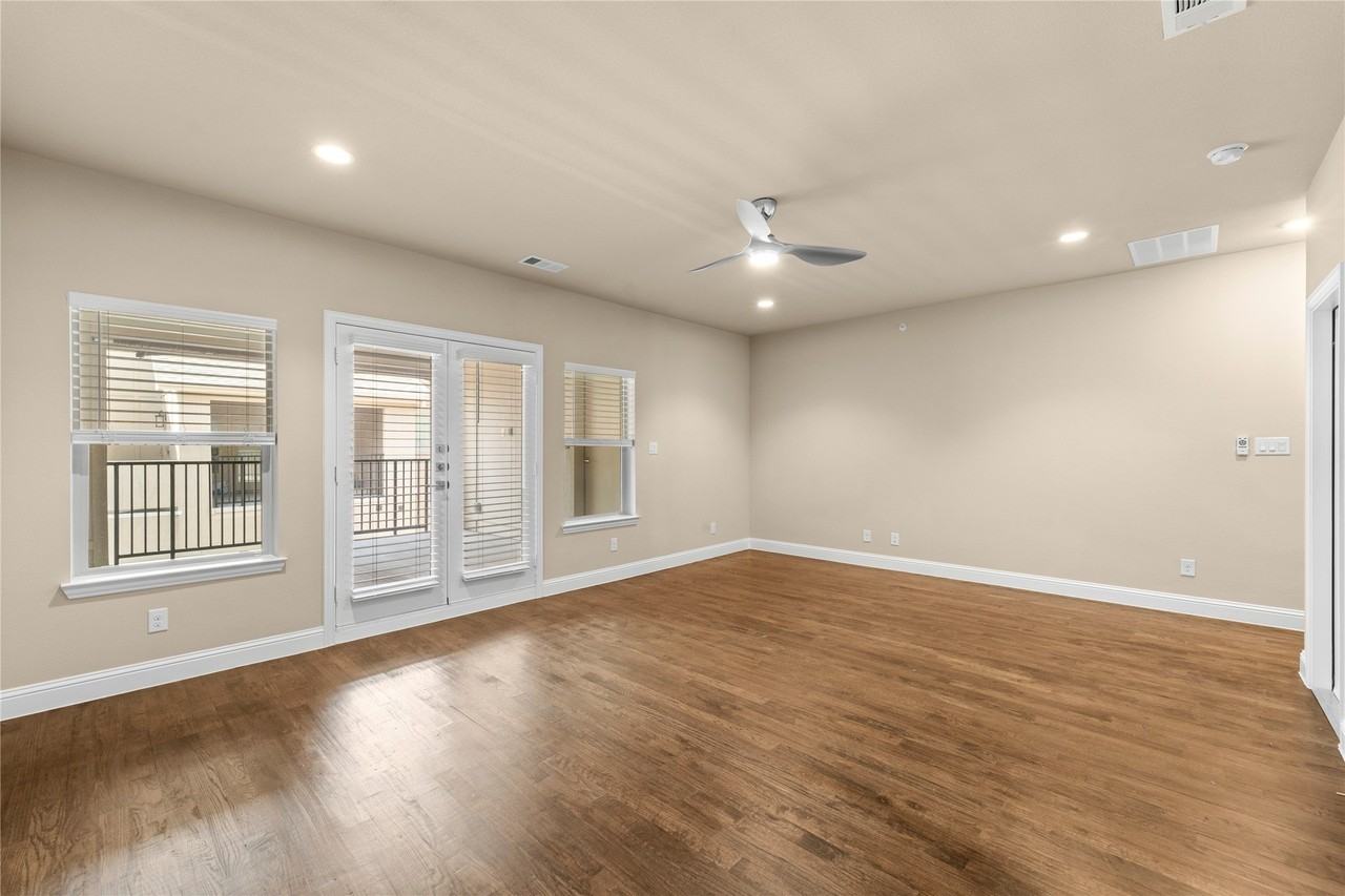 2952 Sheridan Dr - Photo 6 of 40