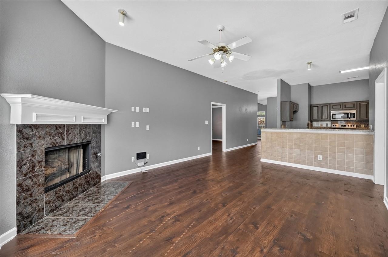 2060 Kenny Ct - Photo 3 of 20