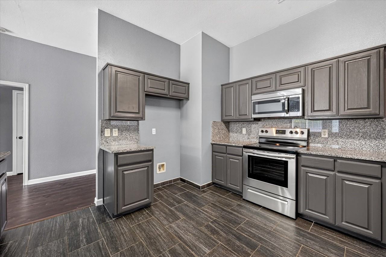 2060 Kenny Ct - Photo 7 of 20