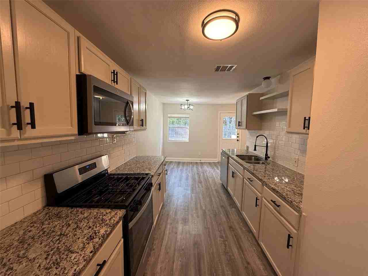 1033 S Hub St - Photo 5 of 12
