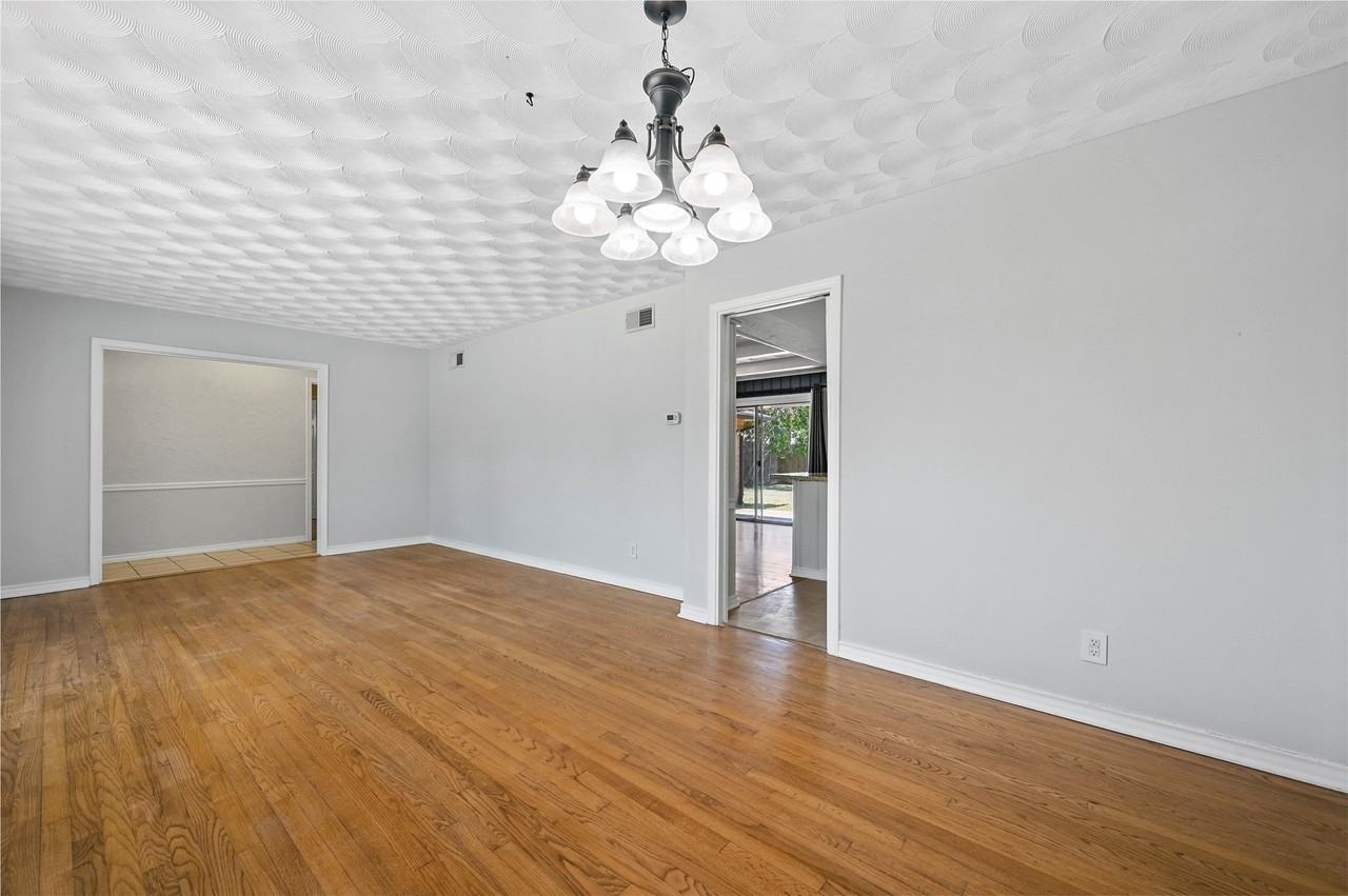3468 Townsend Dr - Photo 6 of 19