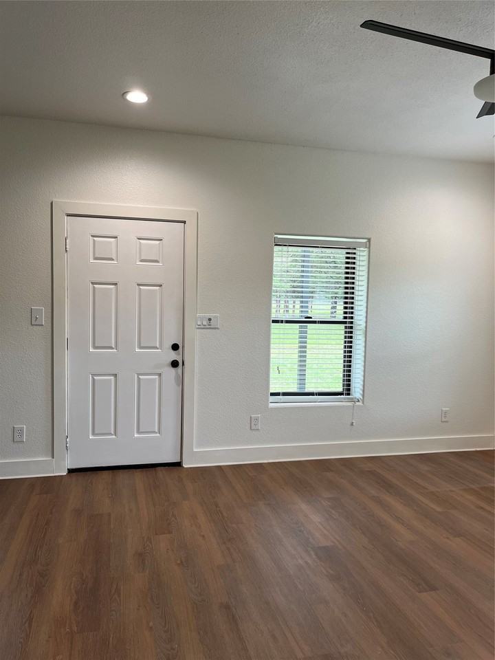 787 County Road 2184 - Photo 3 of 8