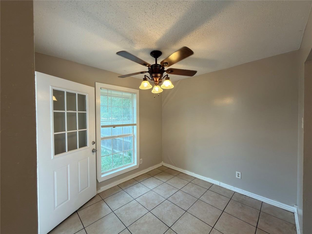 358 Valley Park Dr - Photo 2 of 34