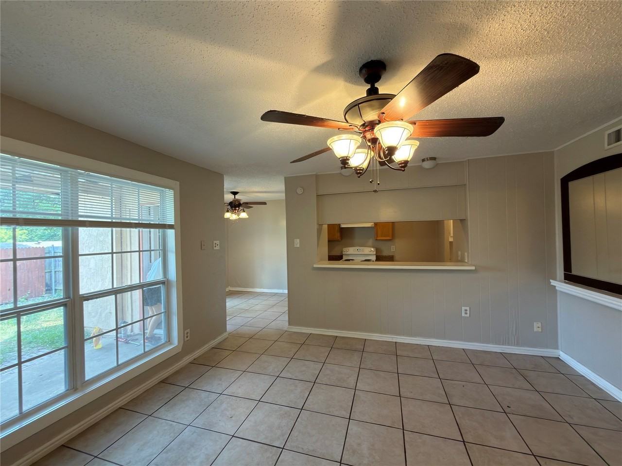 358 Valley Park Dr - Photo 3 of 34
