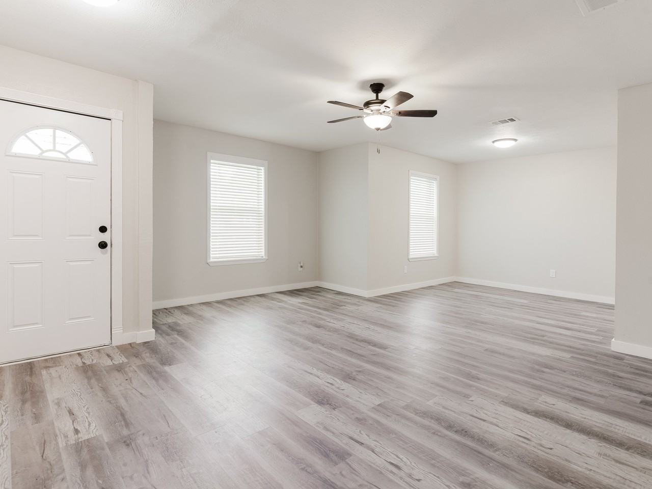 501 Edgewood Ave - Photo 3 of 7