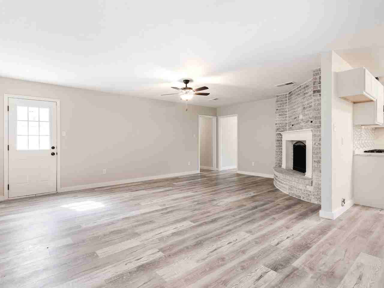 501 Edgewood Ave - Photo 5 of 7