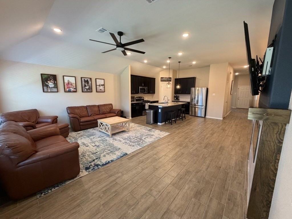 3608 Safai St - Photo 6 of 25