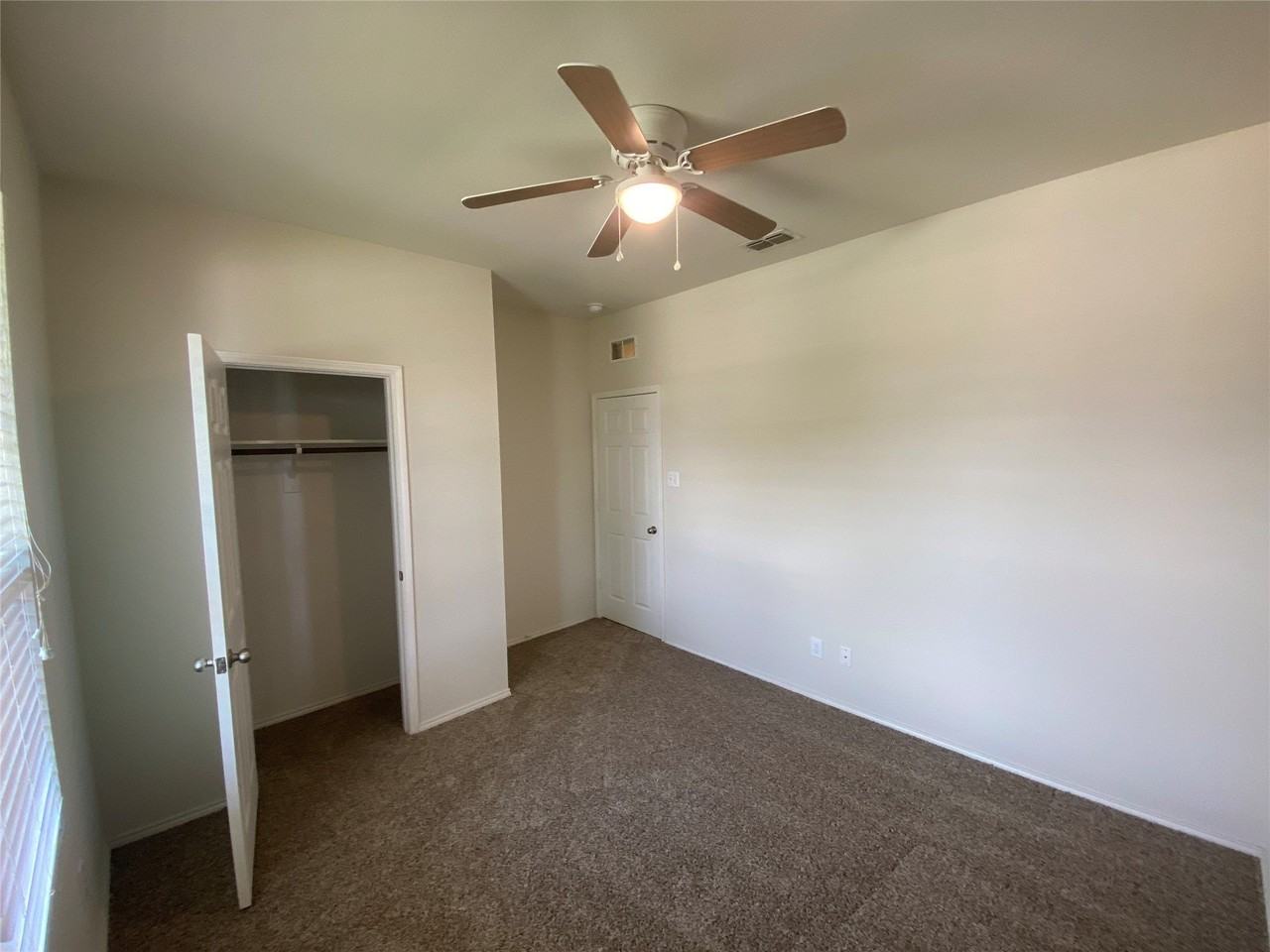 1721 Megan Creek Dr - Photo 4 of 14
