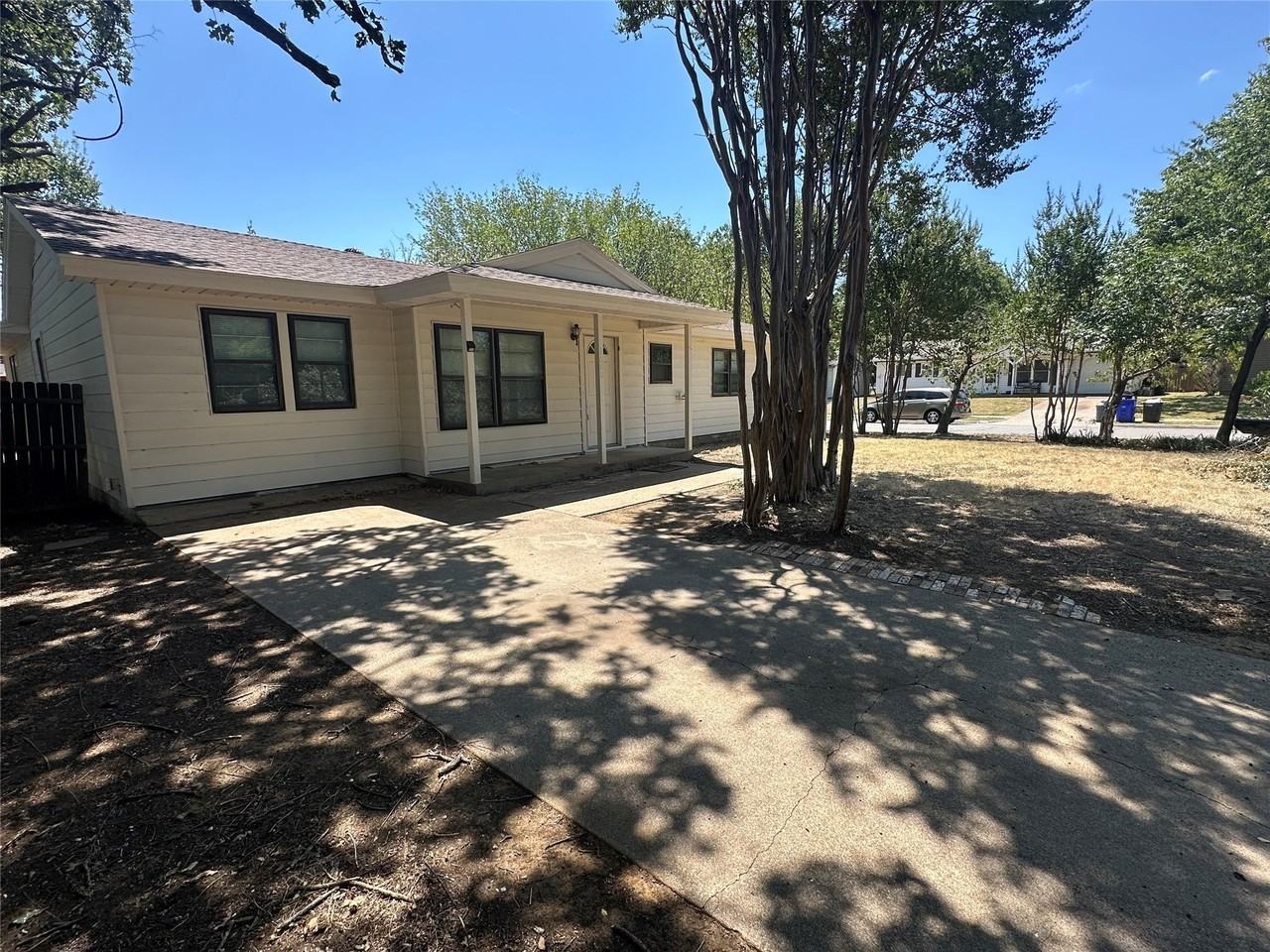 1000 Harris Dr - Photo 3 of 17