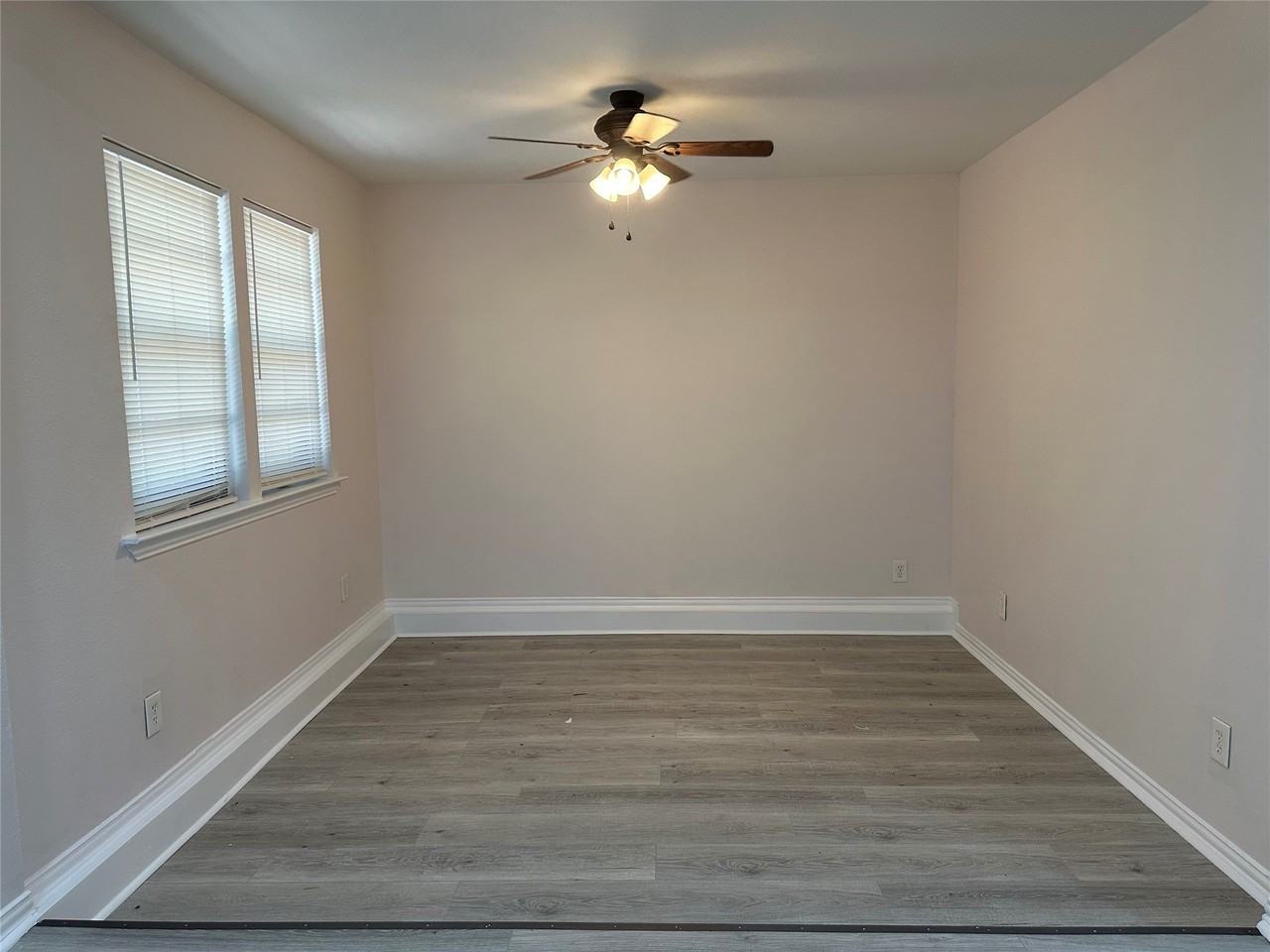 1000 Harris Dr - Photo 5 of 17