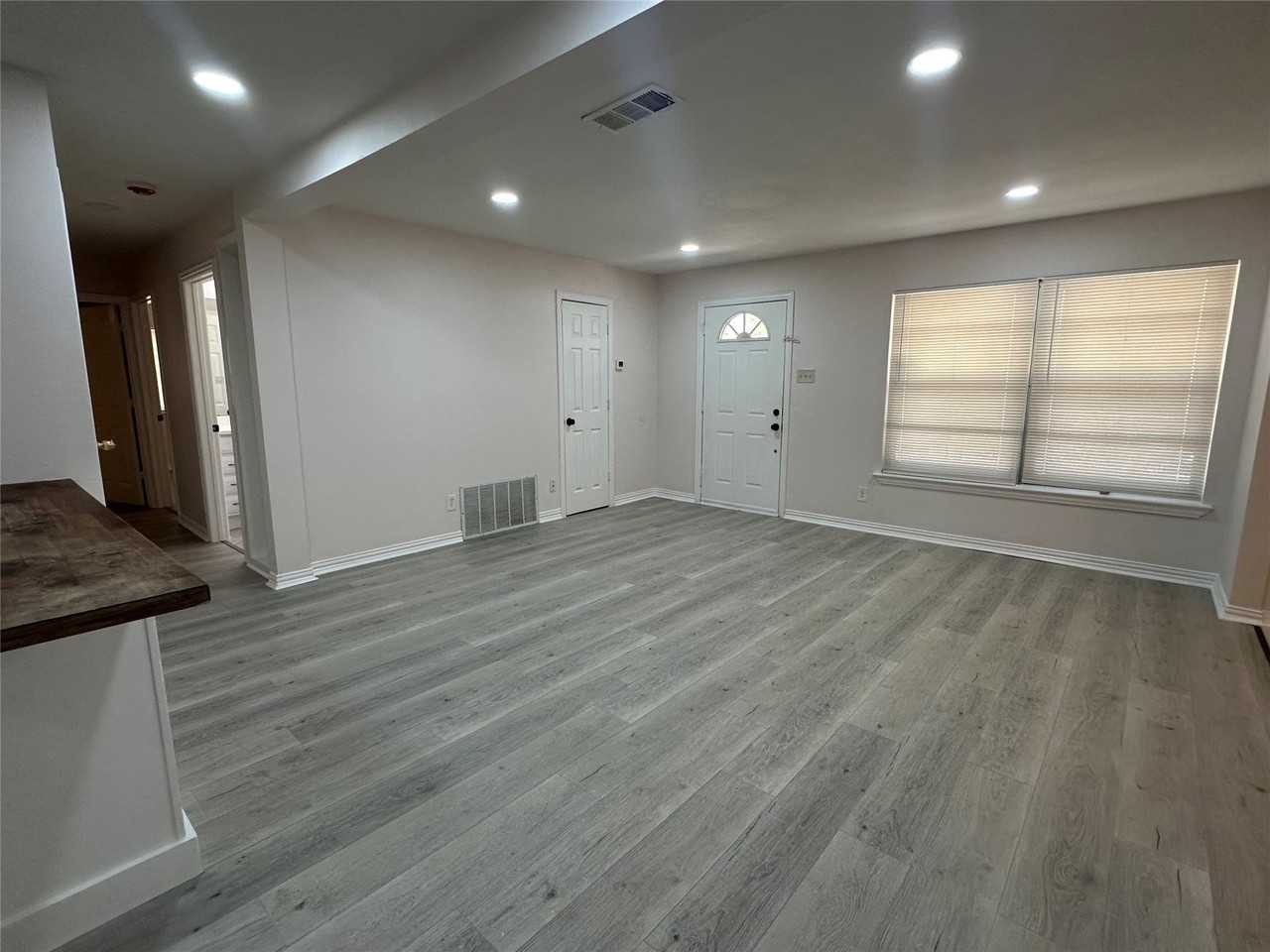 1000 Harris Dr - Photo 7 of 17