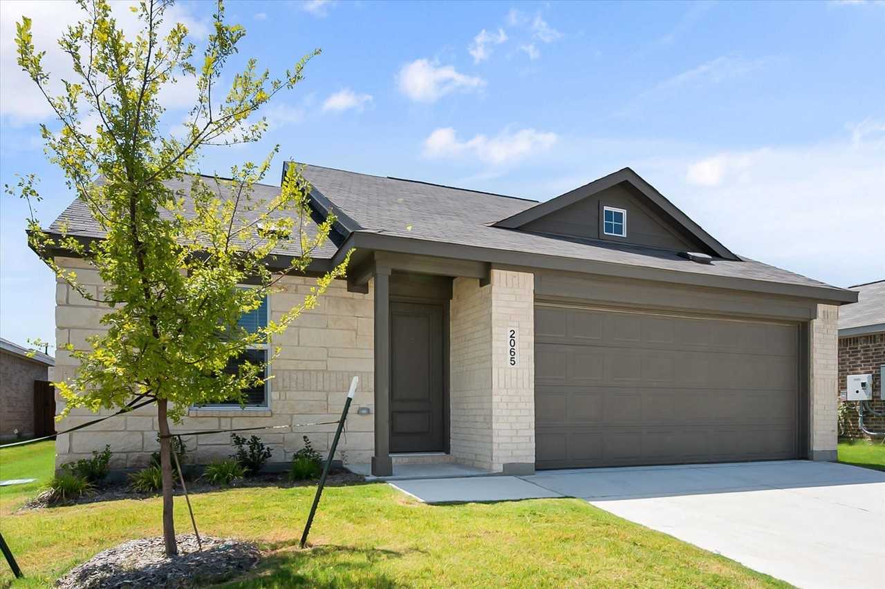 2065 Shady Oaks Dr - Photo 4 of 29