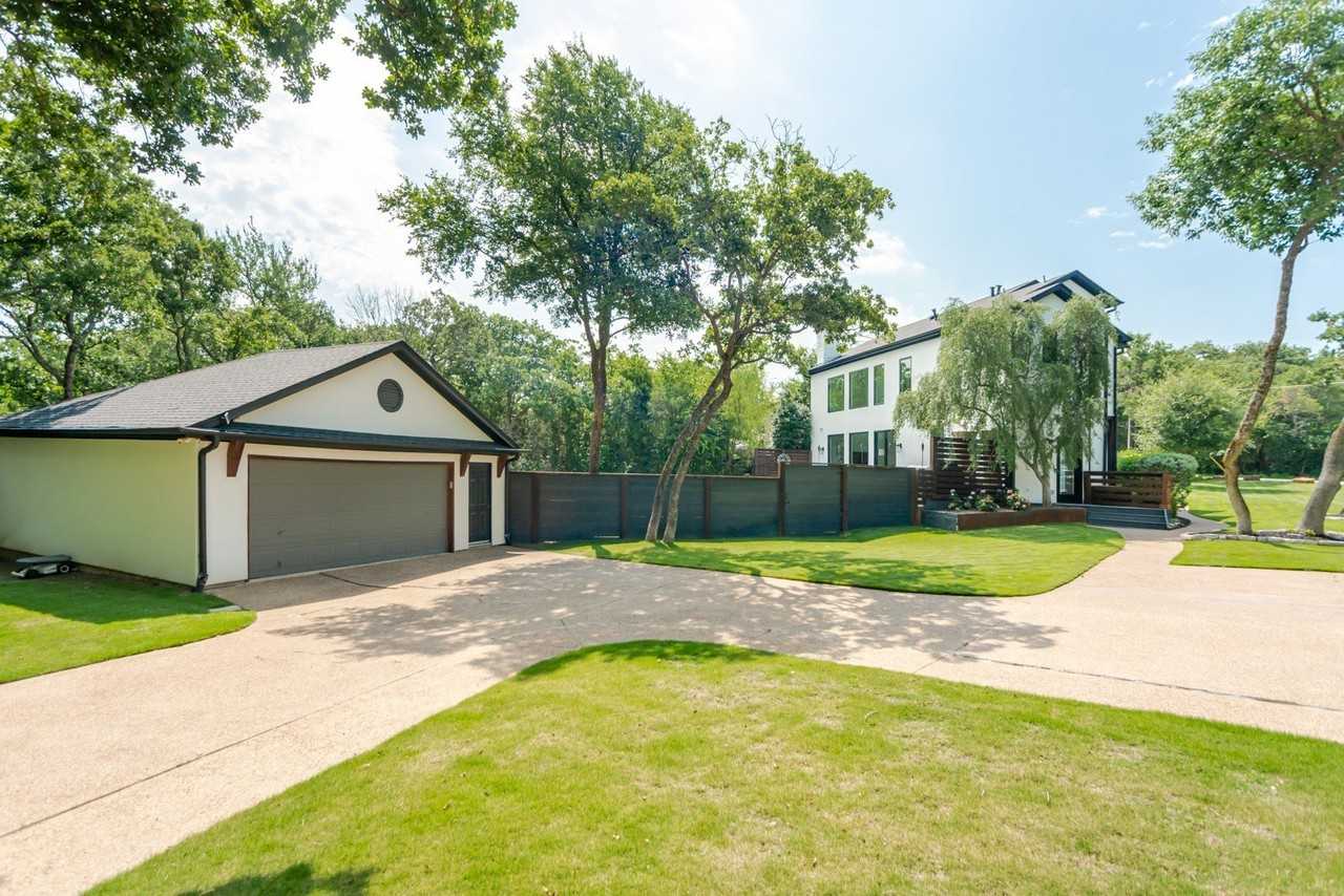 2856 Peninsula Dr - Photo 3 of 40