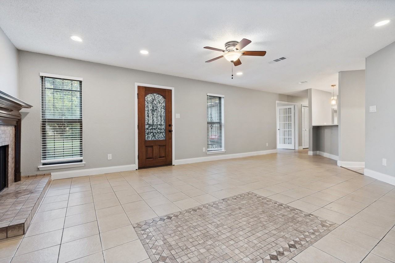 1507 Gailbrook Ln - Photo 5 of 22