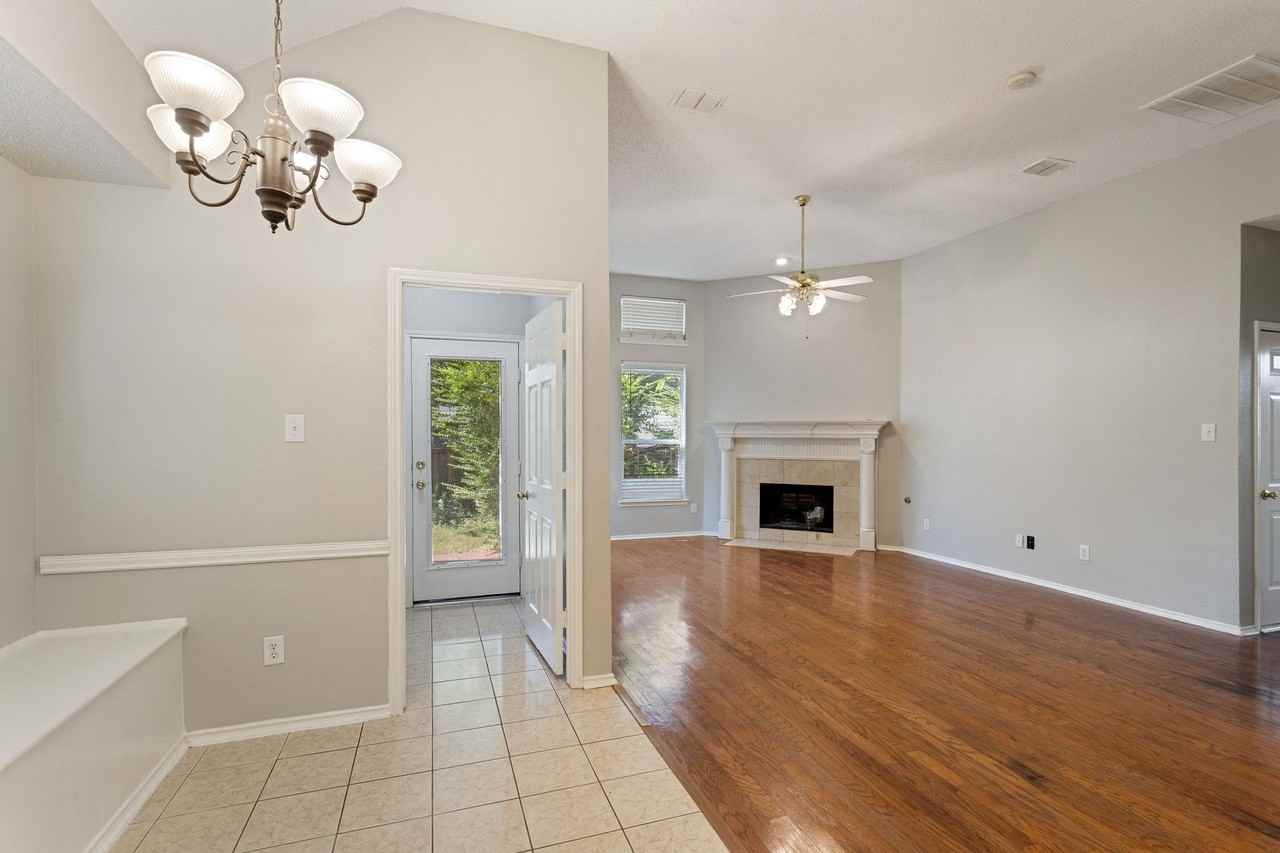 2027 Wimbledon Dr - Photo 7 of 21