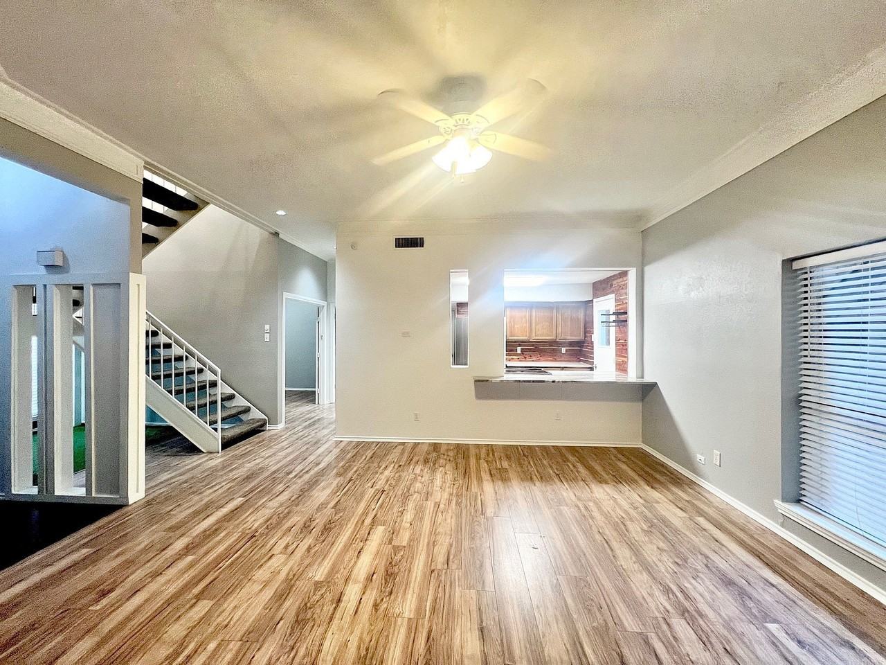 2252 Jackson Cir - Photo 2 of 30