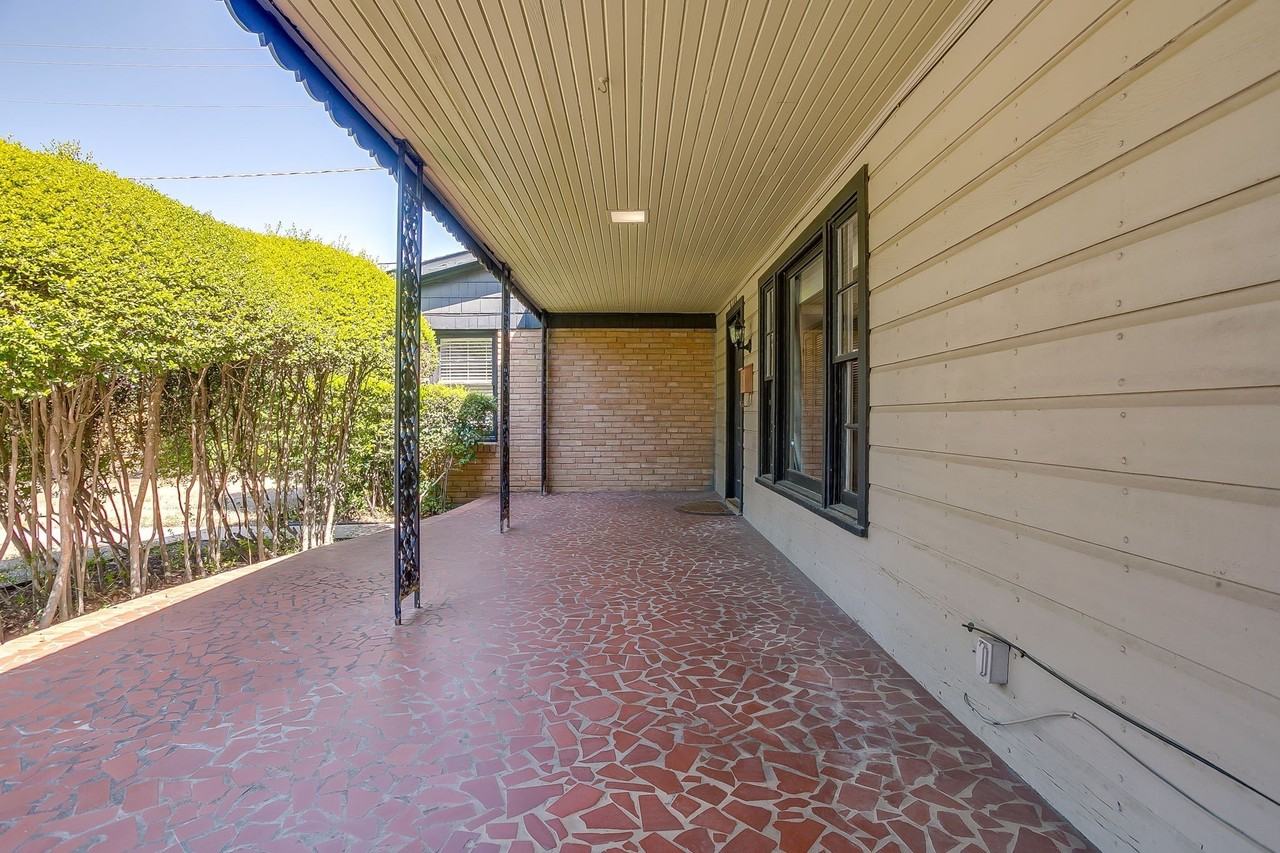 6480 Waverly Way - Photo 4 of 21