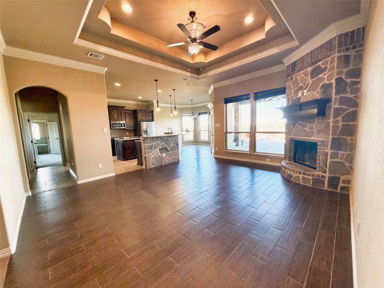 694 Jennings Ln - Photo 7 of 13