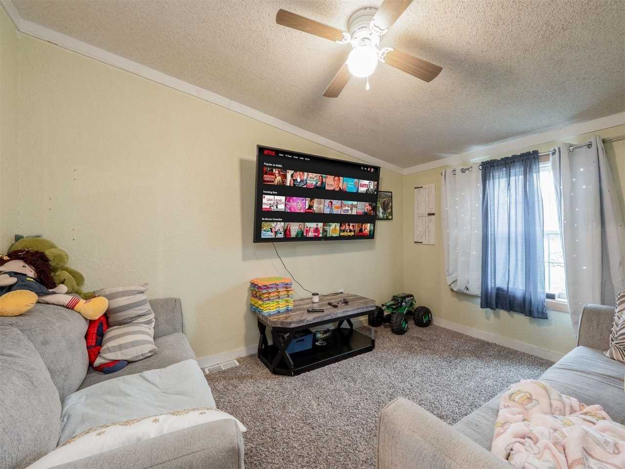 8591 W Ridge Dr - Photo 5 of 26