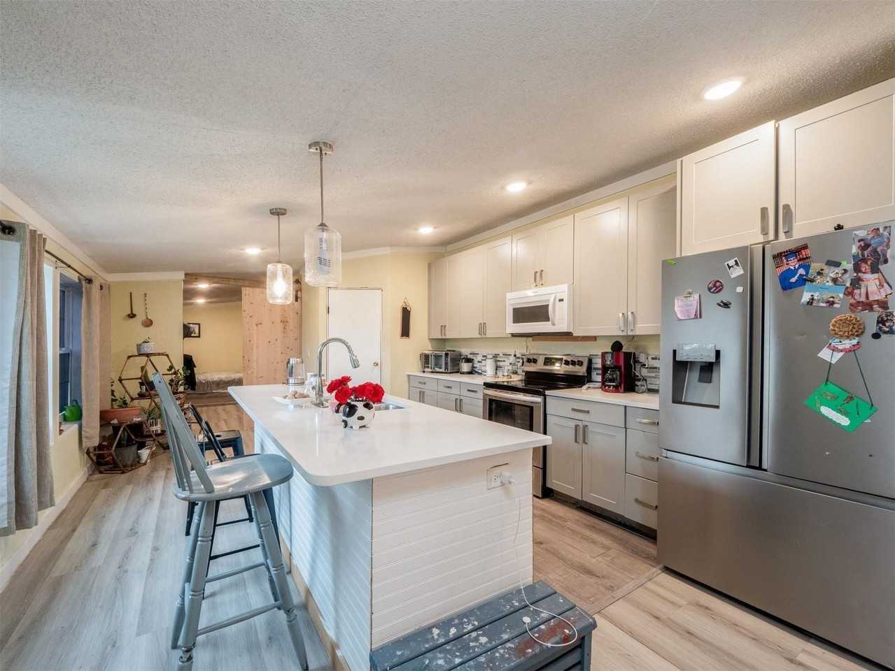 8591 W Ridge Dr - Photo 7 of 26