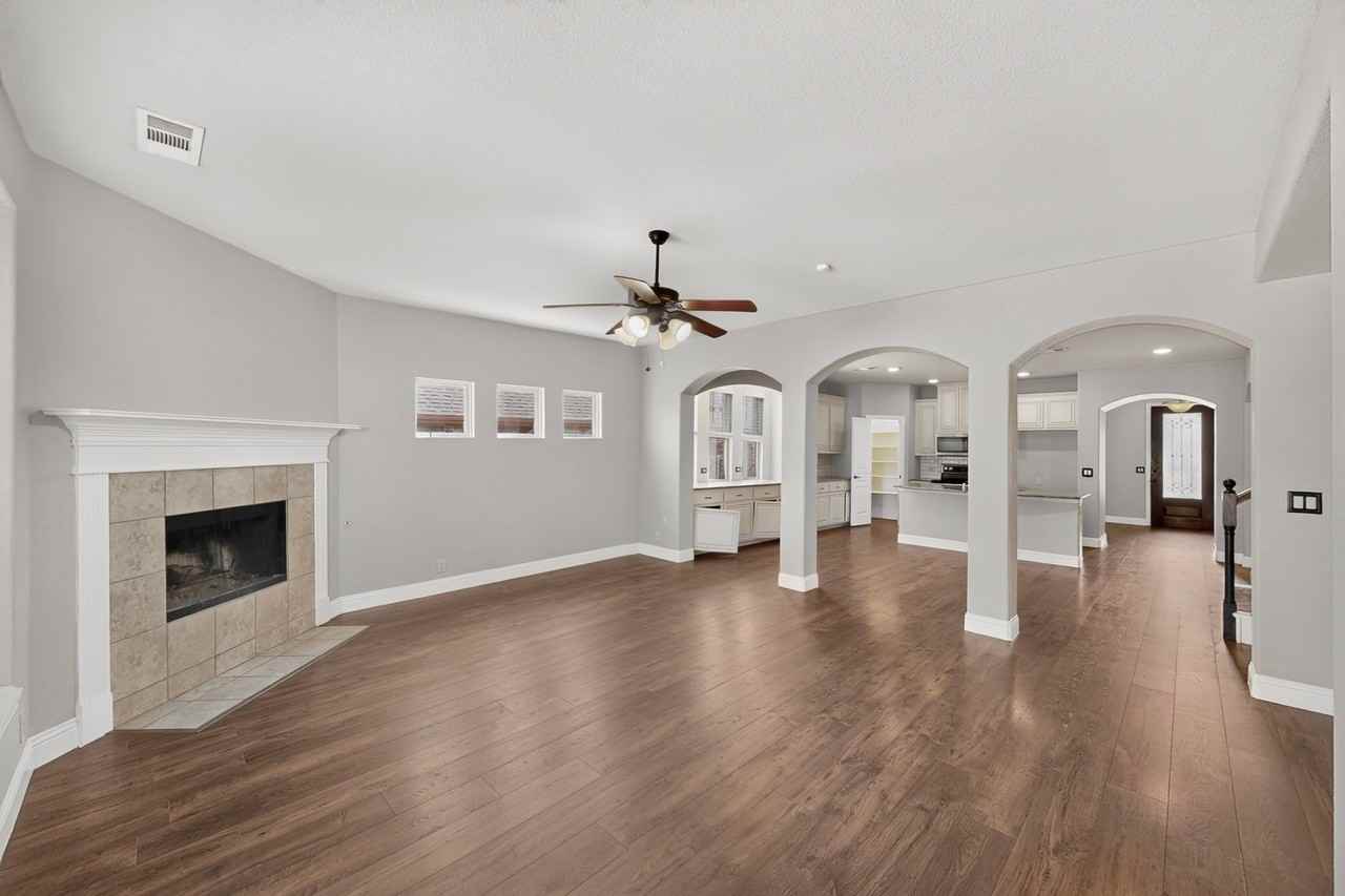 939 Mangrove Dr - Photo 6 of 38