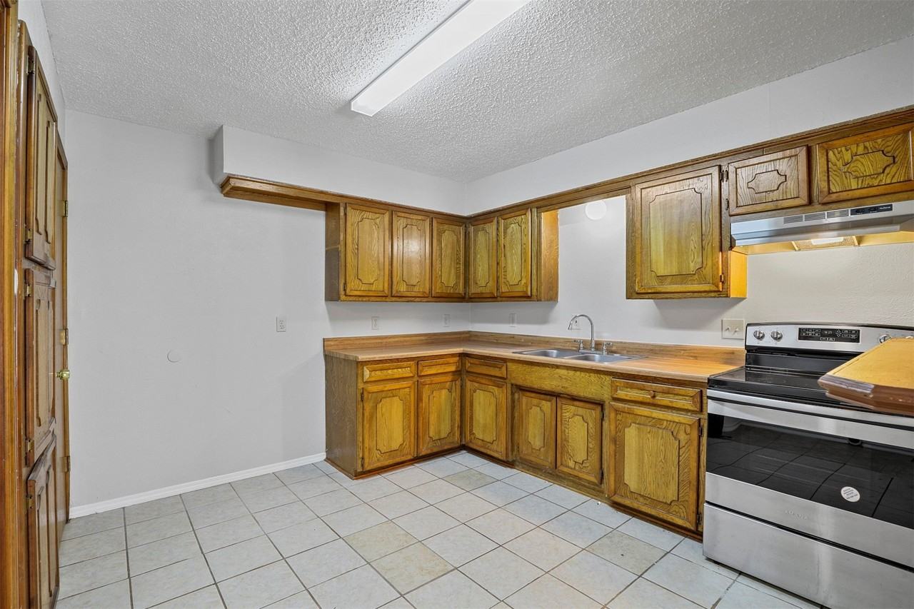 226 E Pritchard #228 - Photo 7 of 15