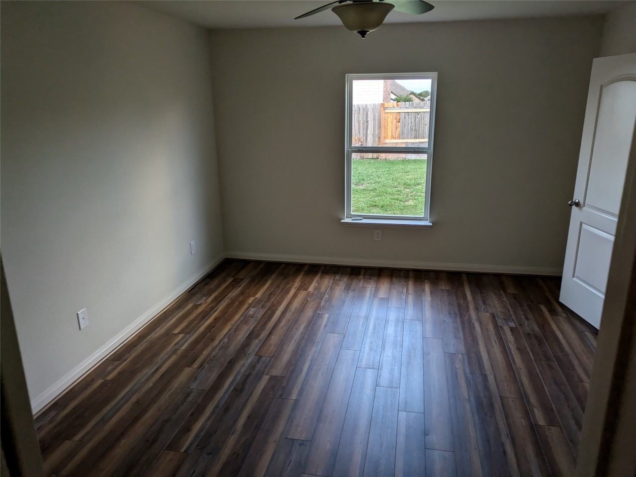 2005 Wildwood Dr - Photo 6 of 17
