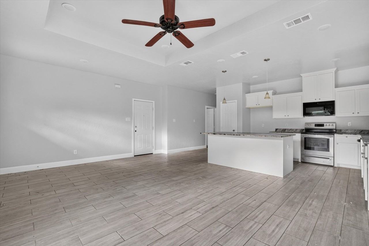 4102 Gordon St - Photo 3 of 28