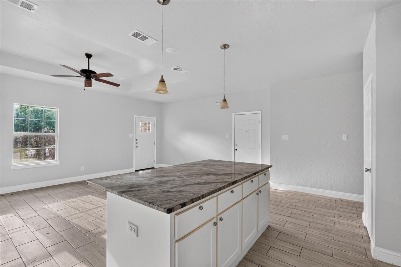 4102 Gordon St - Photo 7 of 28